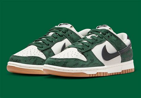 nike dunk low groen|nike dunk low green snakeskin.